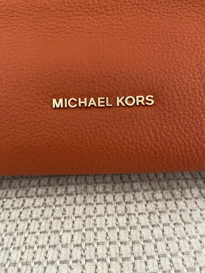 Bolso de mano de cuero Michael Kors Foto 2 de 4