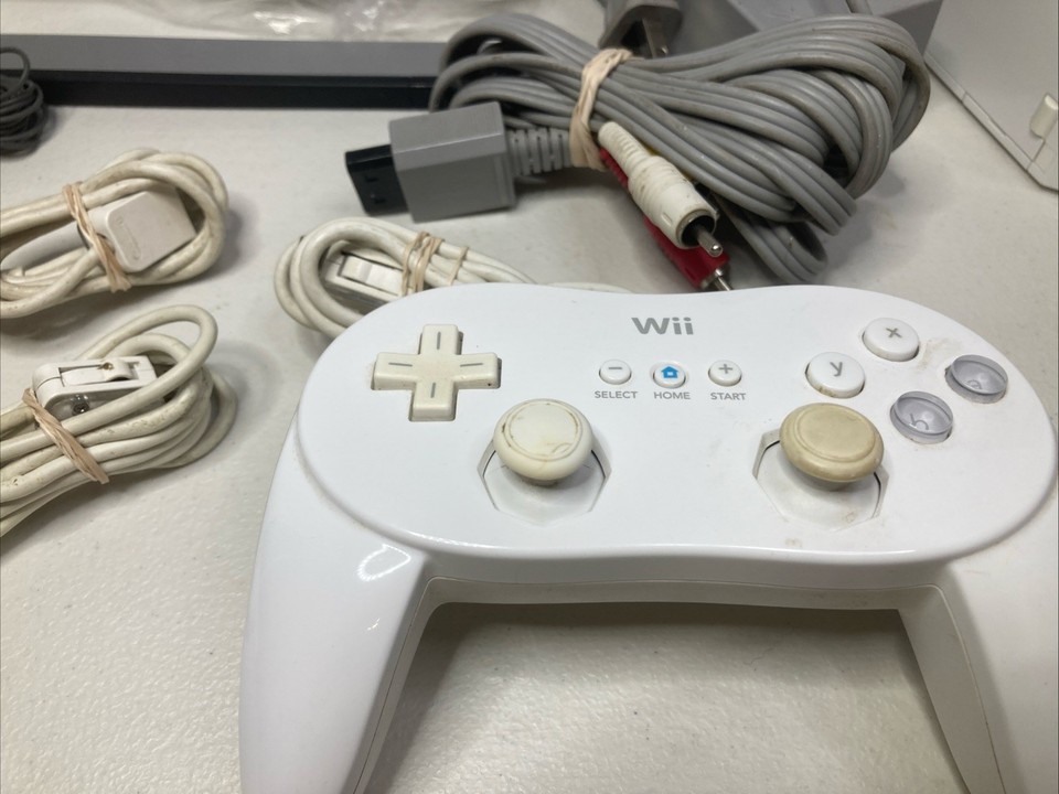 Nintendo Wii (Gamecube Compatible) White Console Bundle - Tested ...