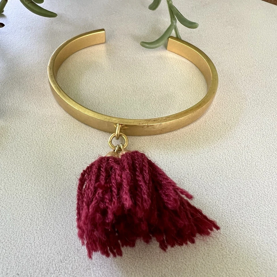 Madewell шик богемное золото открытый манжеты браслет с богатый бордовый / темно-бордовый кисточки  - Изображение 4 из 4