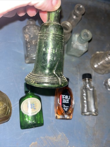 Lot of 19 Vintage Glass Bottles/ Cruet / Perfume Stoppers, Toppers Miniature - Picture 9 of 12