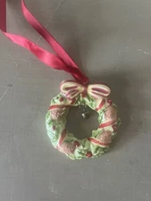 Longaberger 2007 Christmas Ceramic Wreath Tie-On or Tree Ornament #23534 - Used