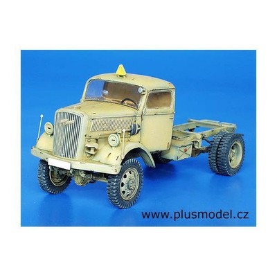 PLUS MODELS PL156 Opel 4x4 - Chassis