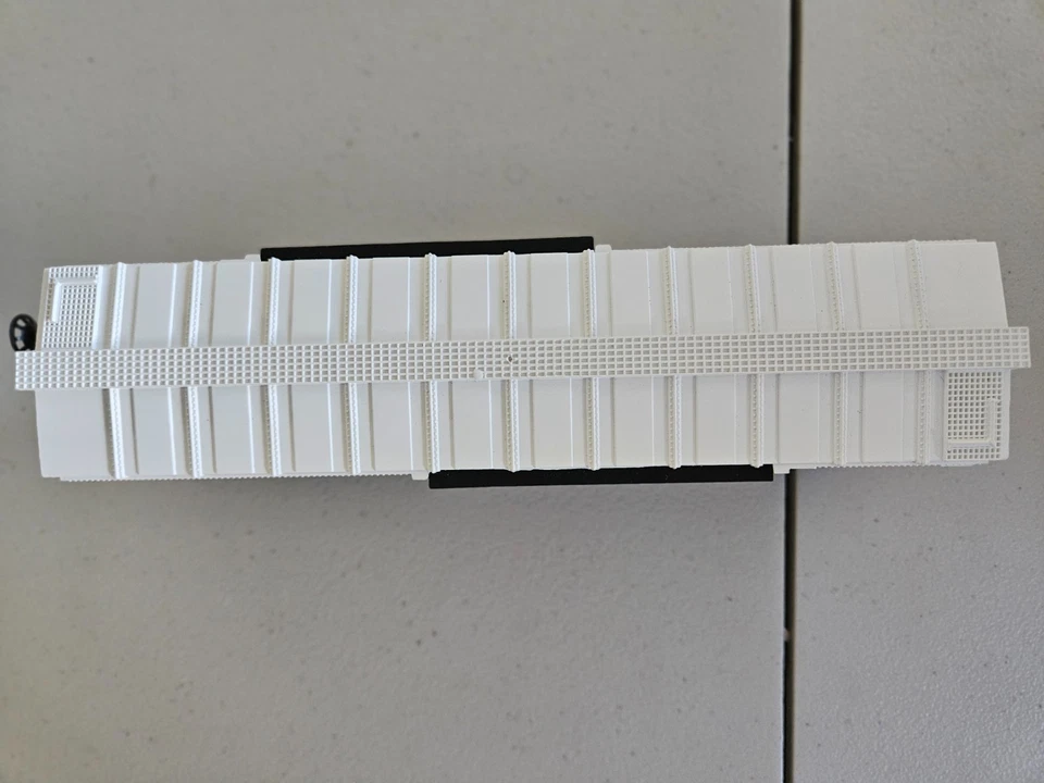 Lionel North Pole Central Lines Merry Christmas Boxcar #1225-15 Used no box  - Image 2 of 4