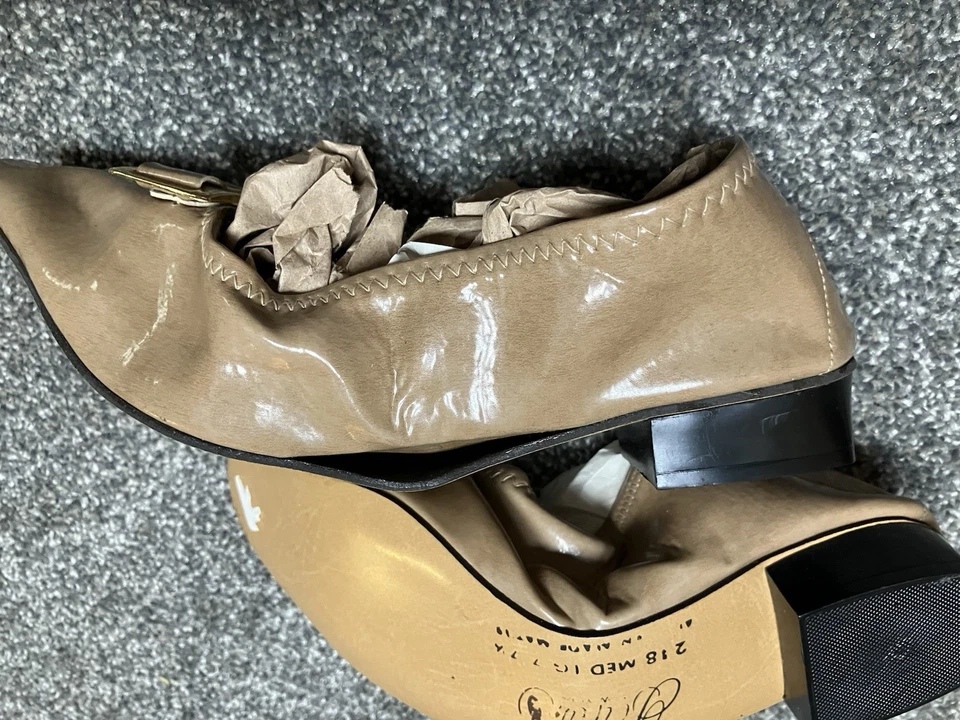 Vintage 60s Bertlyn New York Foldable Flats Medium 7 7.5 Taupe Nude Gold Buckle - Image 3 of 4