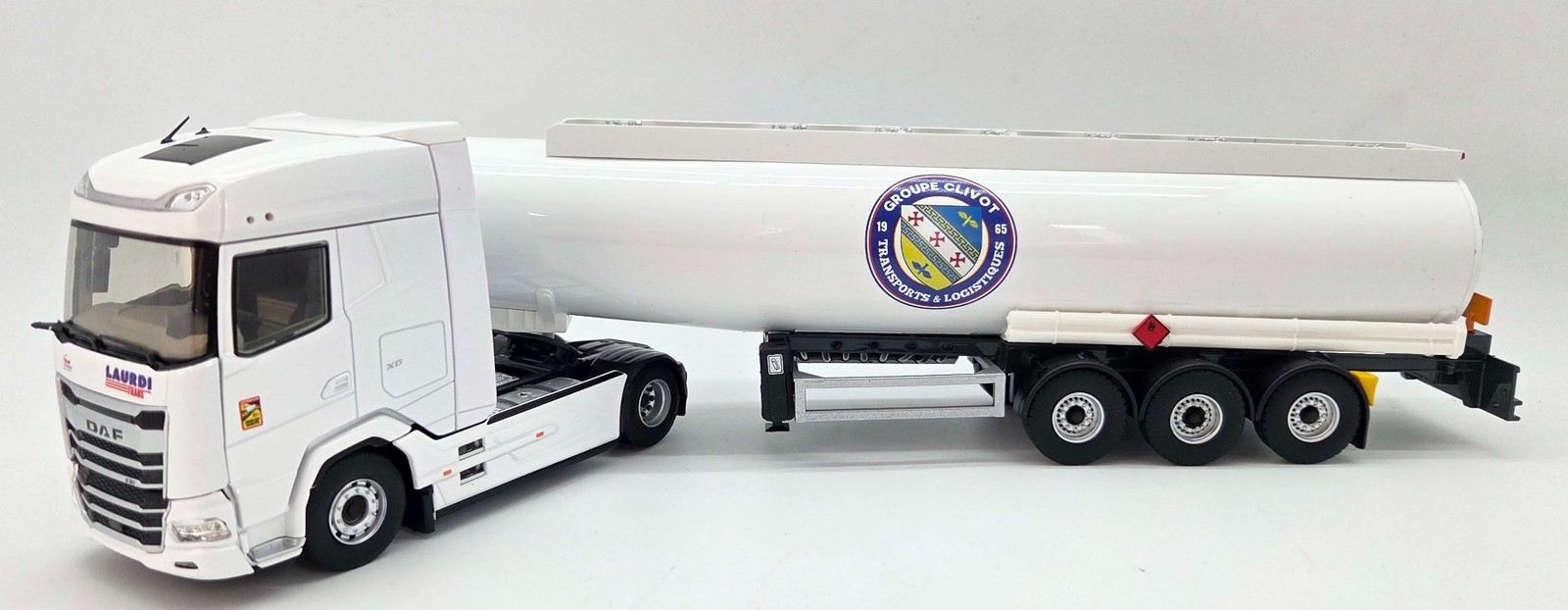 ELIGOR DAF XG 4x2 miniature 1/43 la haute précision du zamak
