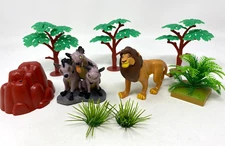 Lion King Playset Cake Toppers Featuring Simba and Hyenas Brand New