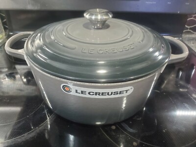 Le Creuset Signature Cast Iron 7.25 Quart Round Dutch Oven, Oyster