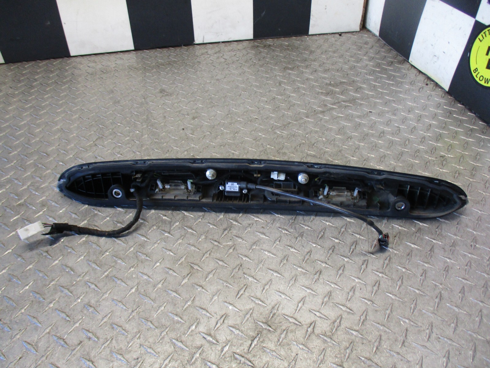 14-17 2017 Maserati Ghibli REAR TRUNK LS PLATE LIGHT COVER TRIM WI CAMERA