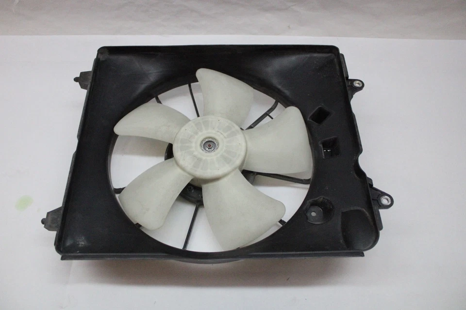 Honda CR-V 2015 radiador lado izquierdo ventilador montaje OEM 15 16 Foto 2 de 4