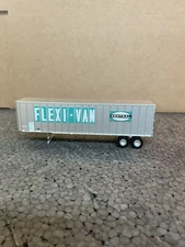 Walthers HO Scale Trailers 40’ NYC Piggyback Ext. Post Trailer 