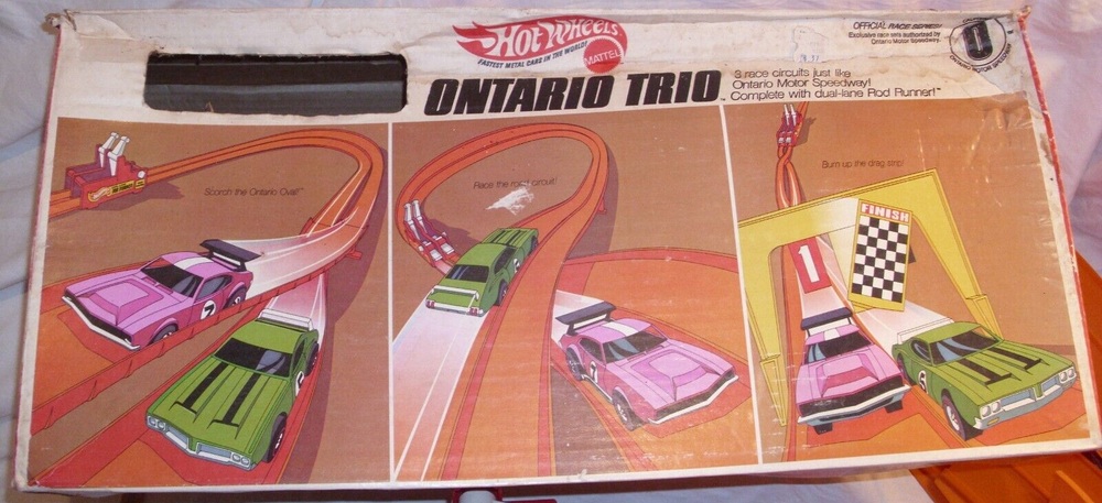 Hot Wheels Ontario Trio Race Track Set with 1968 Boxed Cars