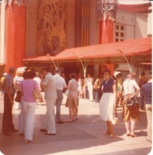 2 vintage color photos Grauman's Chinese Theater Los Angeles CA 1980