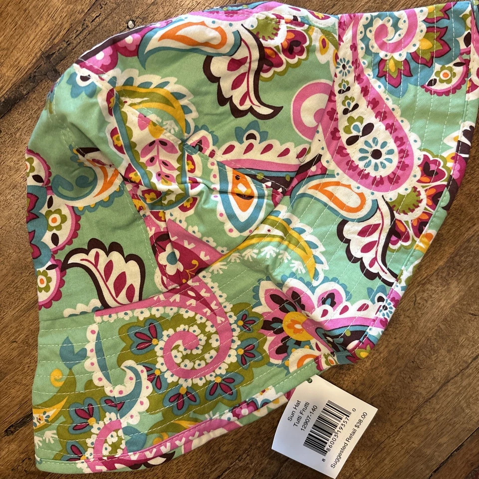 Sombrero Vera Bradley Sol Tutti Frutti Verde Paisley Estampado 4 pulgadas Ala Nuevo con Etiquetas $38 Foto 3 de 3
