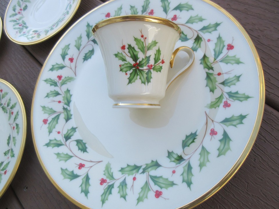 LENOX Holiday Fine China Christmas Holly Berry 5 Piece Place Settings