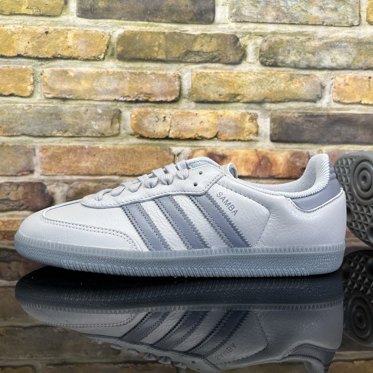 adidas SAMBA OG W シルバー　24cm 未使用 4/11発売｜adidas Originals Women's Samba OG 