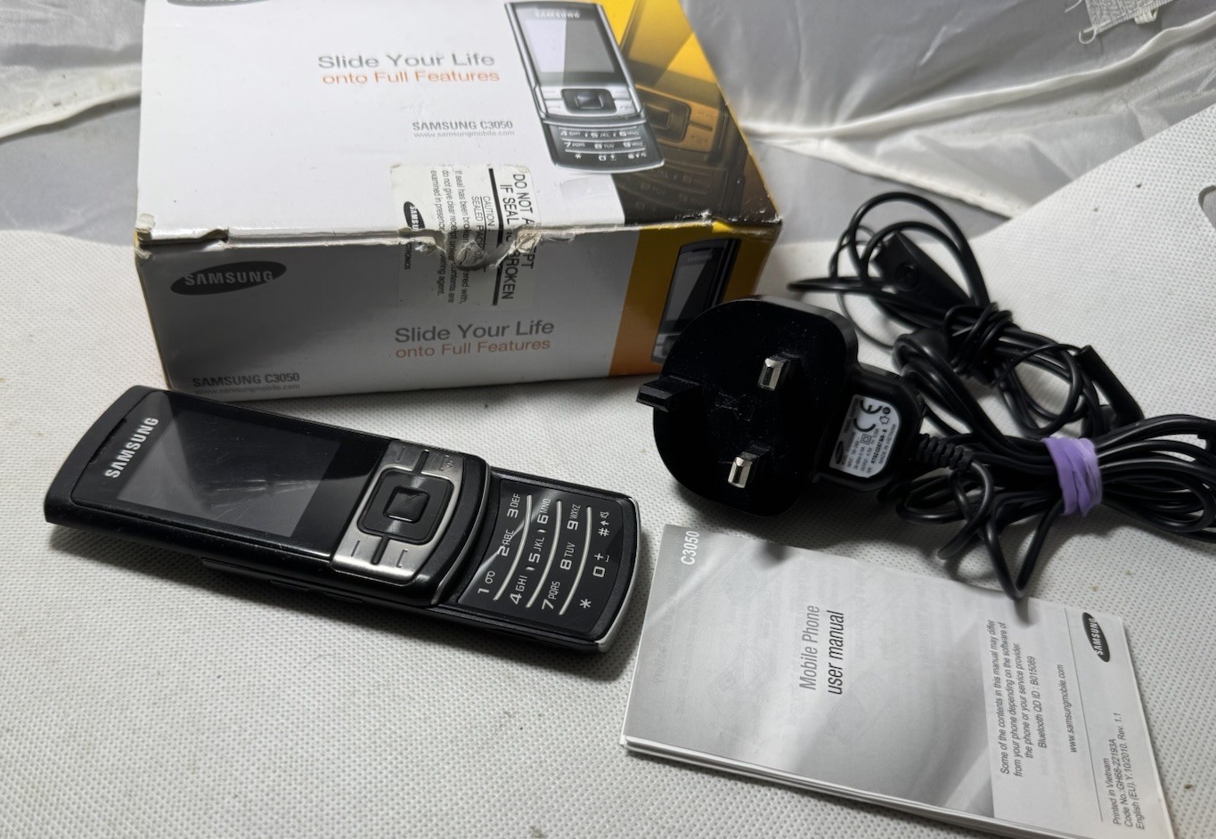 Samsung GT-C3050 - Black (Unlocked) Mobile Phone C3050 Boxed