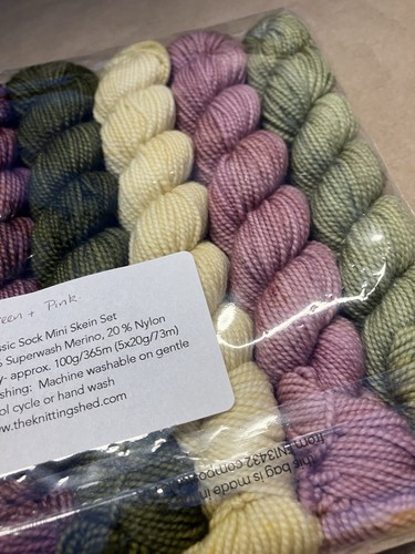 A&P Classic Sock Set Of 5 20g SW Mini Skeins Colors Green & Pink Total Yds 399