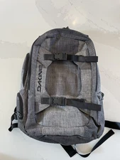 Dakine Mission 25L Backpack Grey/Black Commuter Travel/Hiking/Snowboard Bag Used