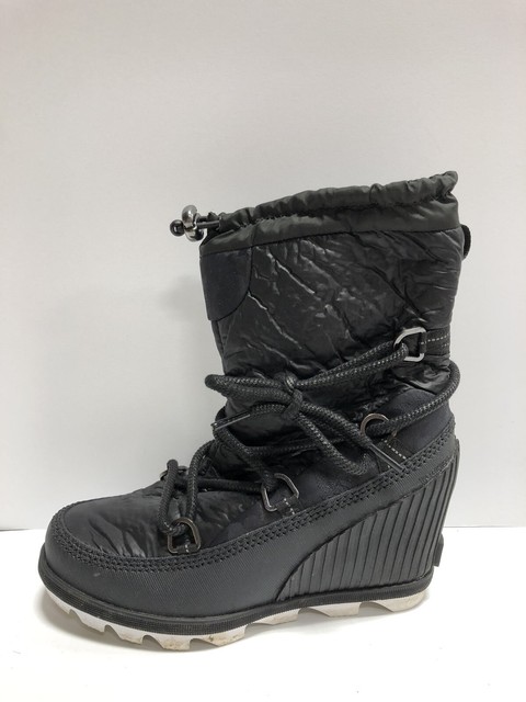 sorel women's kinetic wedge boots