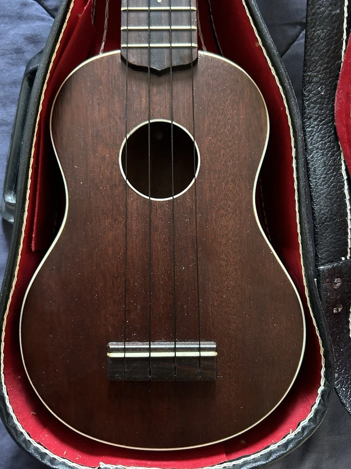 1950’s Aloha Royal Ukulele W/Case - Image 3 of 4