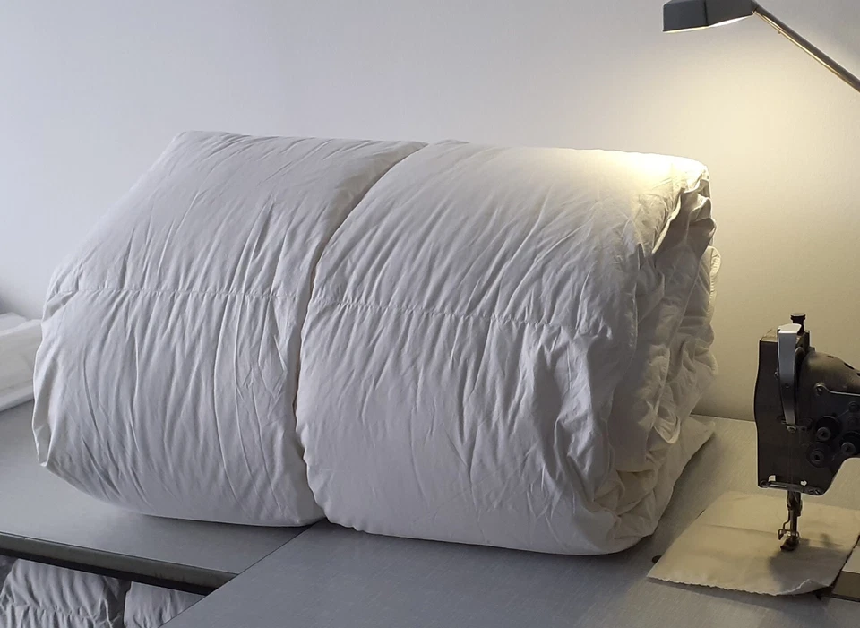 Down comforters 155x220 with bridge. duvet new. From Manufacturer - Image 4 of 4