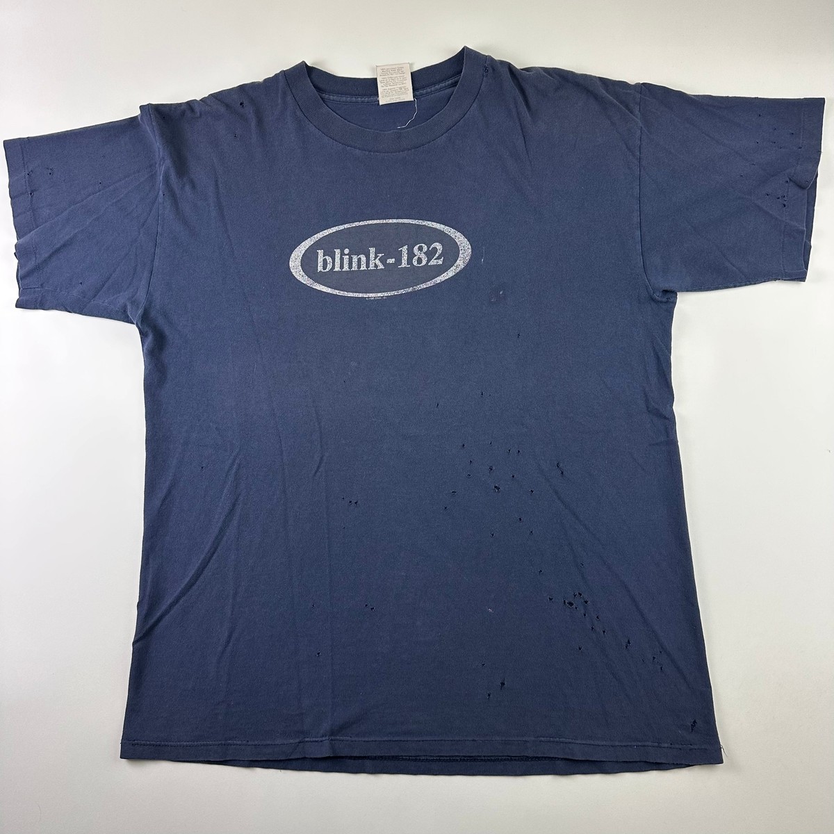 blink-182 Tシャツ XL Amazon.com: Blink 182 'Neon Logo' (Black) T-Shirt (x-Large