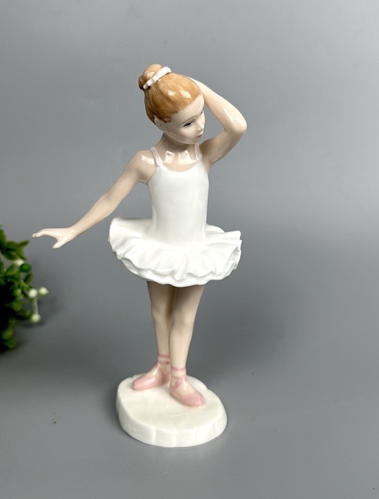 Vintage Royal Doulton Little Ballerina HN 3395 Figurine England Hand Made 1992