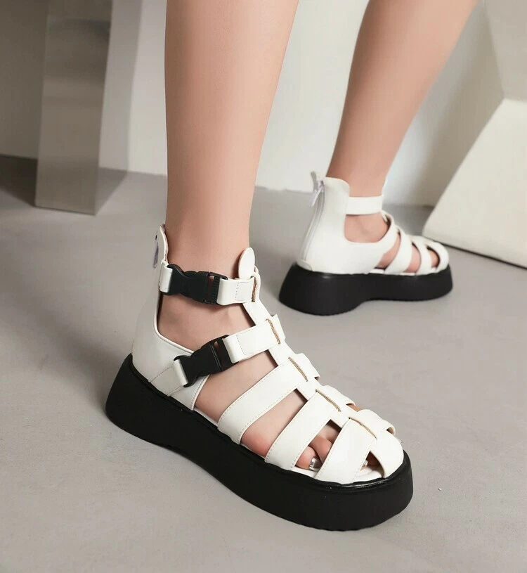 Closed toe best sale roman sandals