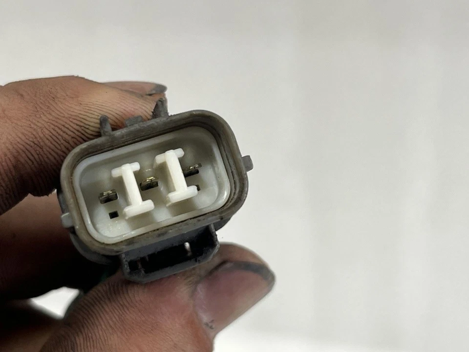 Honda Accord LX 1990 1991 1992 1993 sedán válvula EGR. Foto 3 de 4