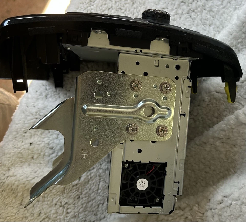 ✅ Toyota Tacoma AM FM 2013 reproductor de CD estéreo radio receptor de pantalla 86140-04080 Foto 3 de 4