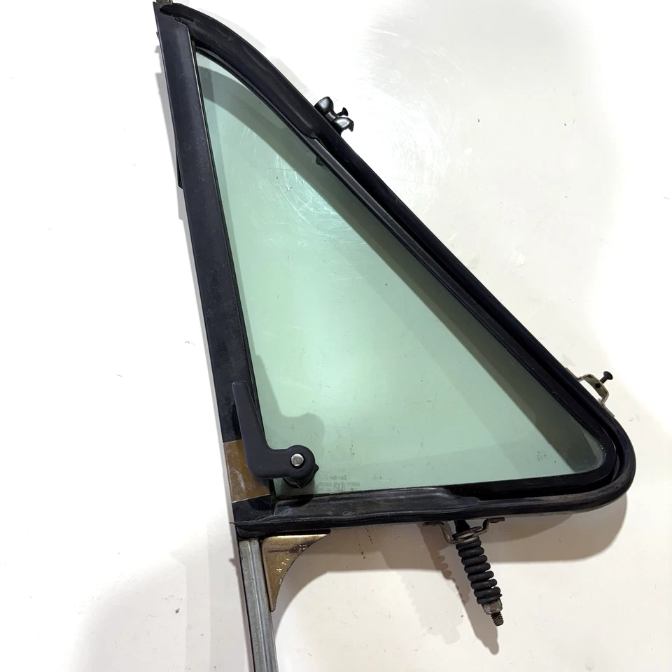 1971-1996 Chevrolet G-Series vent glass LH (driver wing window) G10, G20, G30 - Image 2 of 4