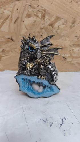 U2050F6 Nest Guardian Figurine 14cm Blue, Resin, One Size Majestic Dragon figure - Picture 3 of 10
