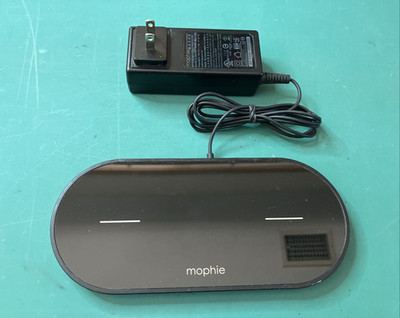 Mophie Dual Wireless Charging Pad for 2 Devices & USB Port. Black. VERY GOOD.