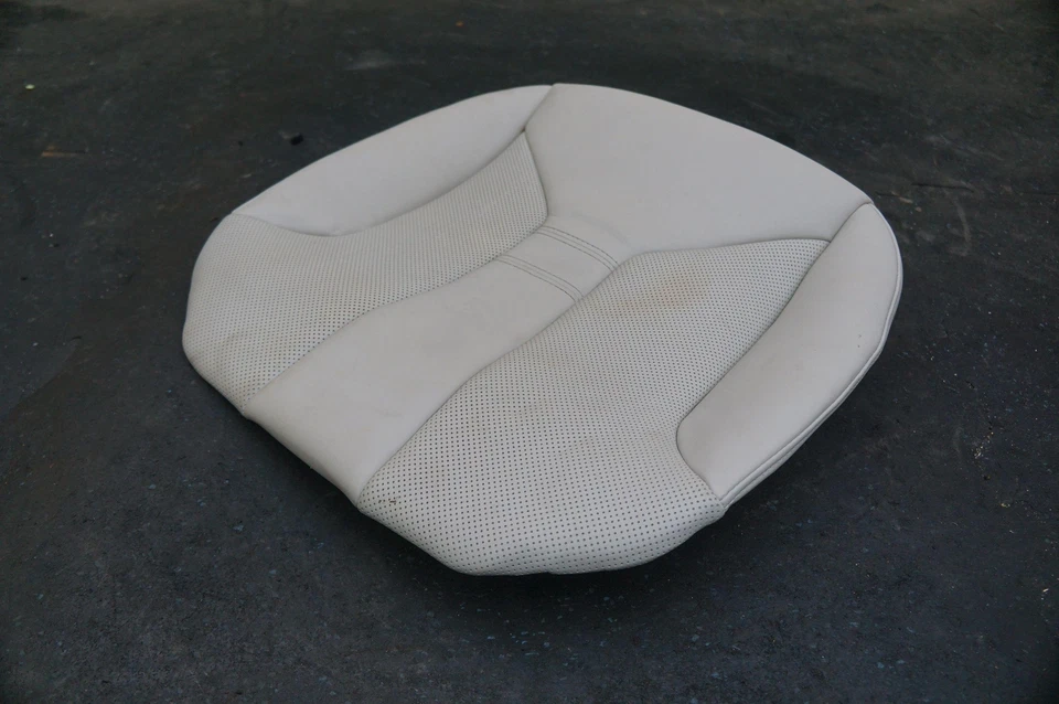 Cojín del panel del asiento inferior trasero blanco marfil 52207409981 OEM BMW i8 2014-19 Foto 2 de 4