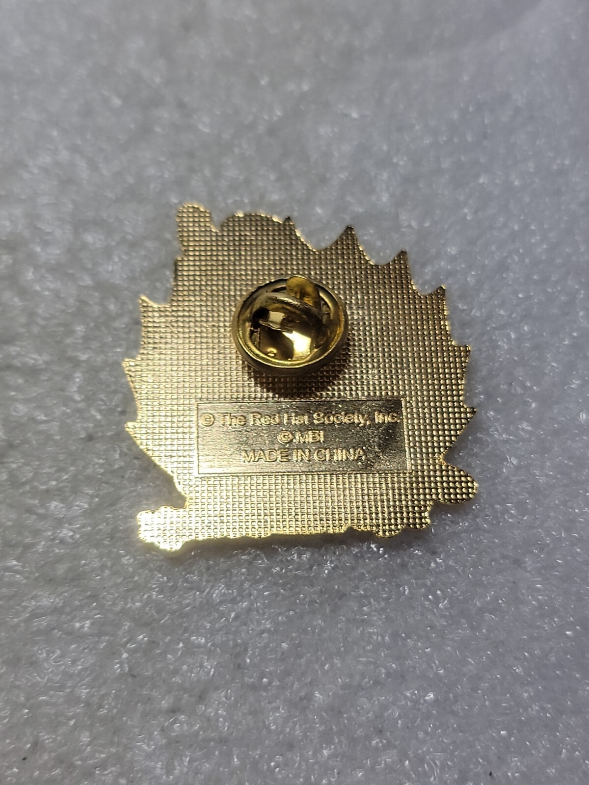 RED HAT SOCIETY SHOPPING IS A RIGHT NOT A PRIVILEGE ENAMEL PIN SINGLE CLUTCH BCK