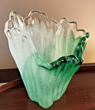 Murano Pulegoso Style Art Glass Green  White Bubble Scalloped Edge Vase 7-3/8"