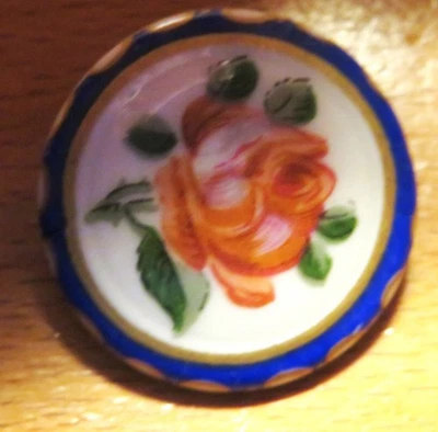 BOUTON PORCELAINE émaillée ancien ROMANTIQUE ROSE épanouie rehauts OR - Photo 1/2