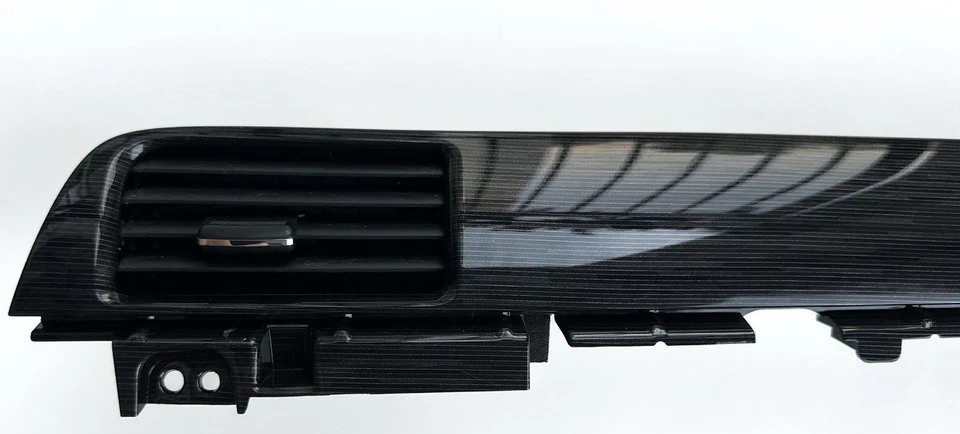 Отделочная панель приборной панели Mitsubishi Outlander с вентиляционными отверстиями для пассажира 2014-2020 годов выпуска от оригинального производителя - Изображение 3 из 4