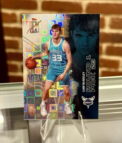 2025 Topps Signature Class Basketball Pandora Refractor Liam McNeeley #141