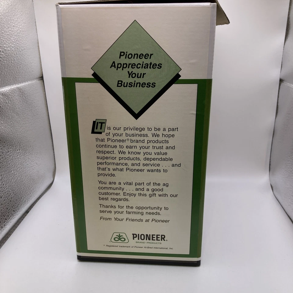 VTG Pioneer Brand Thermal Coffee Carafe Only. Mugs NOT Included - Image 3 of 4