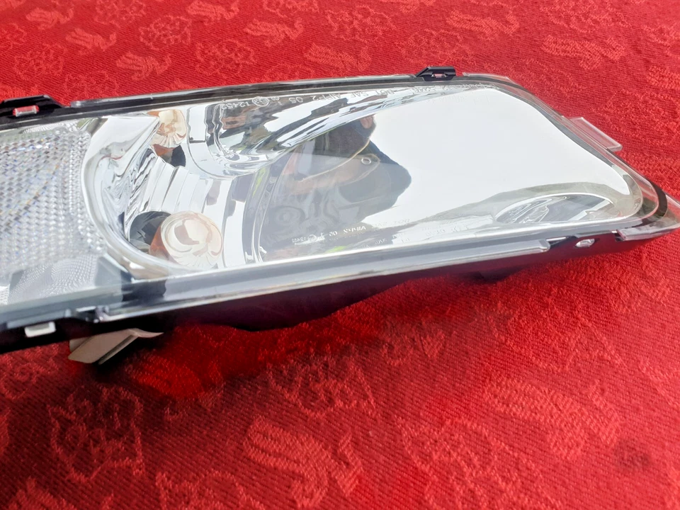 New Ford Mustang 05-09 Turn Signal Indicator Light Assembly Left Side Clear - Image 3 of 4