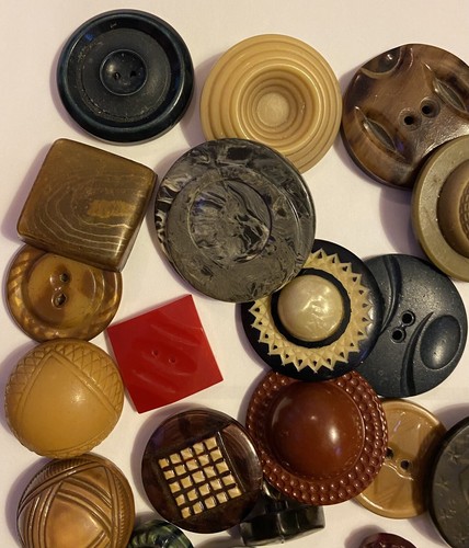 Lote de Botones de Catalina de Plástico Celuloide De Colección 55P Tapas Grandes Talladas Tapas Estrechas - Imagen 17 de 17