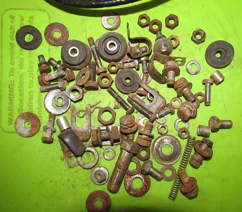 Lote de tuercas y pernos diversos Kawasaki S1 C 250 cc Triple Mark KH 250 S1 S2 S3 1972-75 Foto 2 de 3