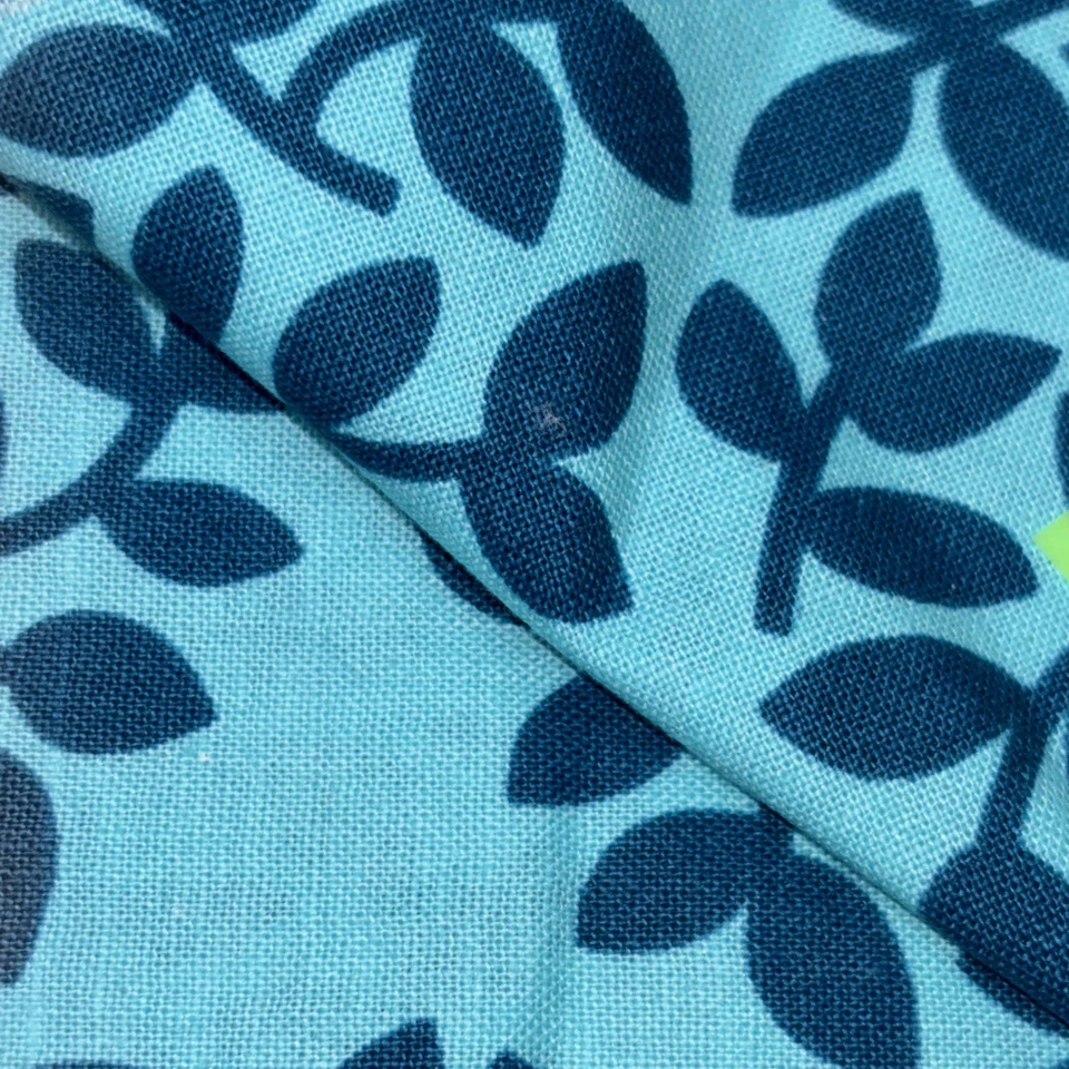 70" x 42" Westminster Free Spirit LEAF DOTS Material de tela Azul aguamarina Foto 4 de 4