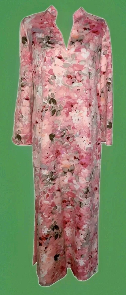 Vestido vintage rosa floral comprimento total manga longa gola V com fenda lateral, feito à mão