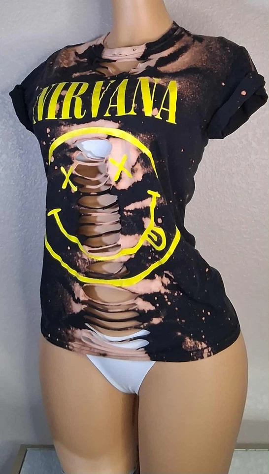 Camiseta Nirvana Icónica Smiley Logo Gráfico Mujer Pequeña Negra Manga Corta Música Foto 3 de 4