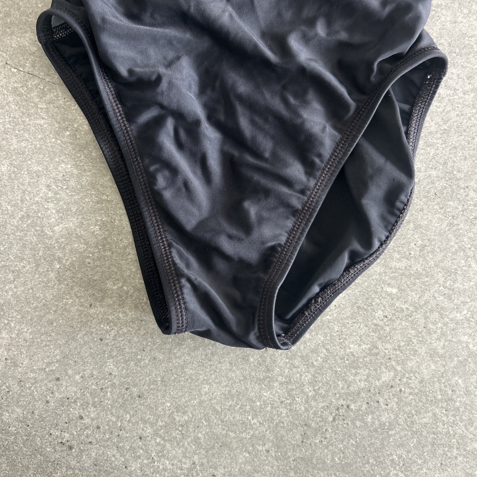 Nike Black Solid Powerback Chlorine Resistant One… - image 5