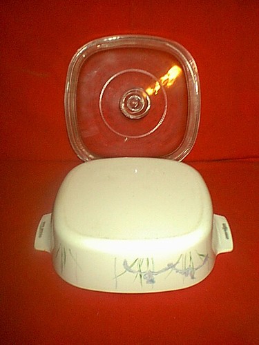 NICE VINTAGE CORNING WARE IRIS 2 QT CASSEROLE DISH WITH LID A-2-B - Picture 2 of 3