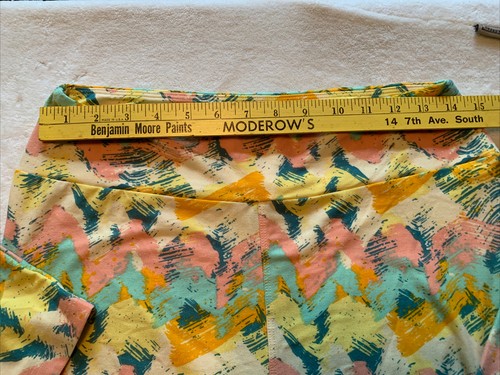 Lularoe TC Leggings Tall & Curvy Retro print EUC - Picture 3 of 5