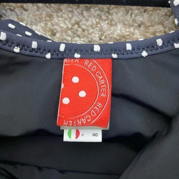 Traje de baño Carter rojo con volantes de una pieza negro para mujer talla 4 hombro frío Foto 3 de 4